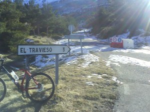 Carretera de acceso al Travieso cortada. 