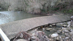 En la foto se deja en evidencia el poco caudal del río Cuerpo de Hombre