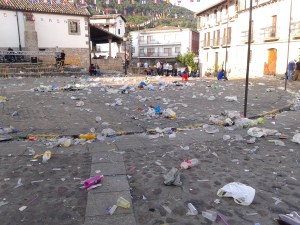 Plaza del Humilladero tras una noche de fiesta