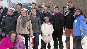 Los vecinos de Candelario acudieron a la fiesta, en la que se repartieron más de 600 raciones de comida. / FOTOS CEDIDAS  A EL NORTE POR FÉLIX NIETO GÓMEZ