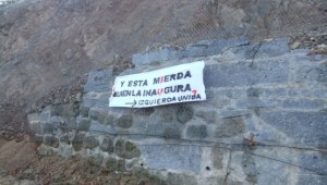 Pancarta colocada por IU en el año 2012. 