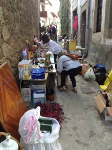 Durante el mercadillo solidario del Sornabique en Candelario