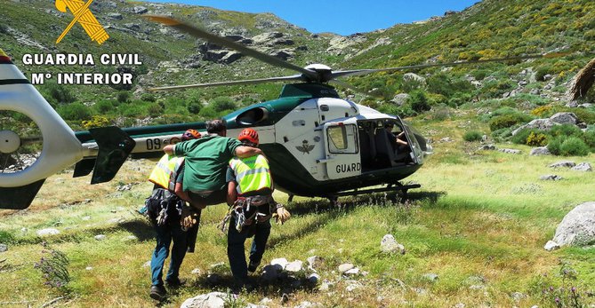 Rescate_Guardia_Civil_senderista_Garganta_Gredos_Ávila_detail