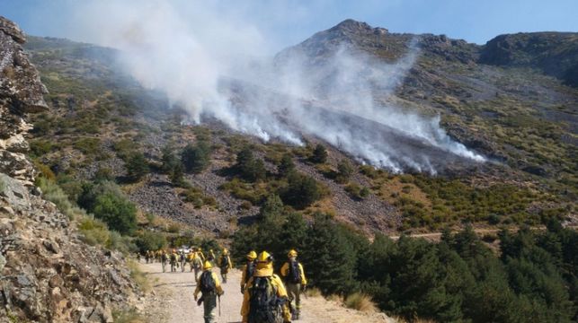 Incendio en Hervás / Twitter @AT_Brif