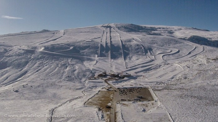 786595-aparcamiento-de-Sierra-de-Bejar-La-Covatilla_tn1200x