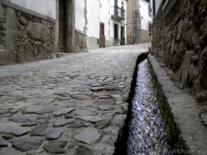 calle-con-regadera-candelario_DSCN2485_1200px