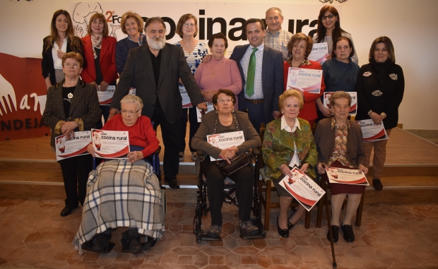 Mujeres-homenajeadas-en-el-II-Foro-de-Cocina-Rural-de-Salamanca